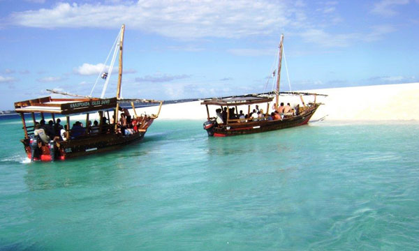 8 Day Mozambique Mobile Island Hopping Safari Dhow
